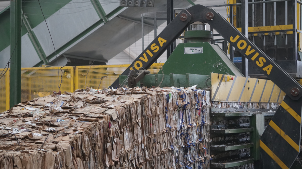 Contenedores Escor gestión de residuos urbanos e industriales